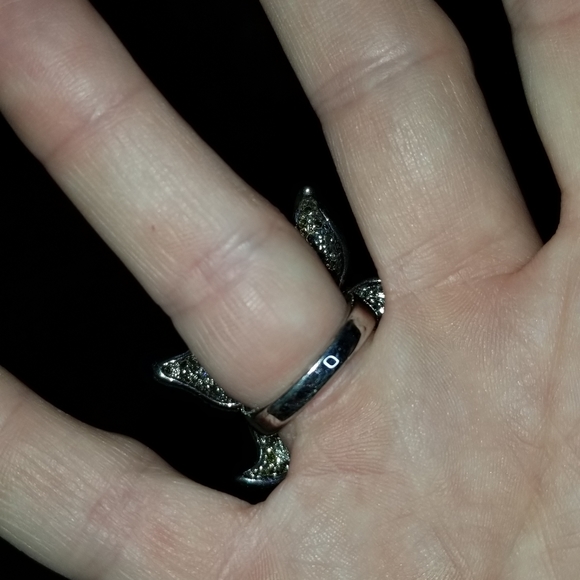 Rhodium and crystal orchid ring- adjustable 6 to 8 - Picture 4 of 4